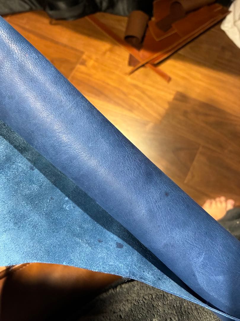 ベルト式　ロールペンケース　貴重品入れ搭載モデル