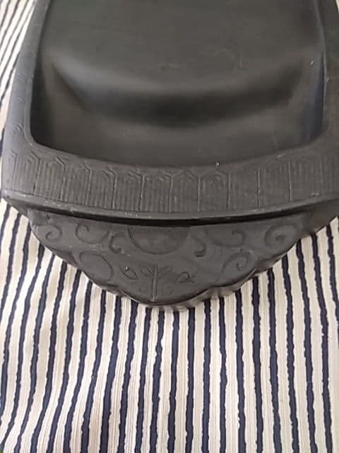 端渓抄手硯（麻子抗）