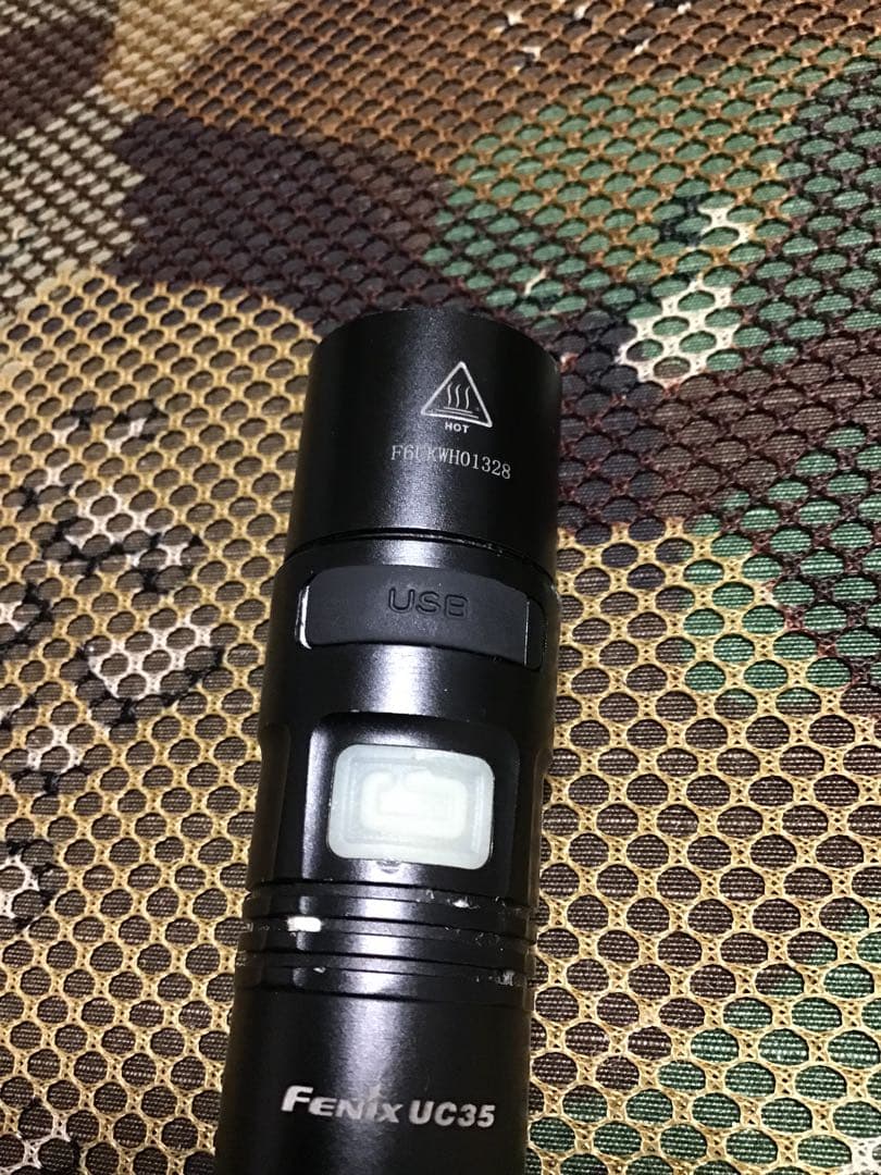 米軍放出品　FENIX 充電式　LEDライト中古品