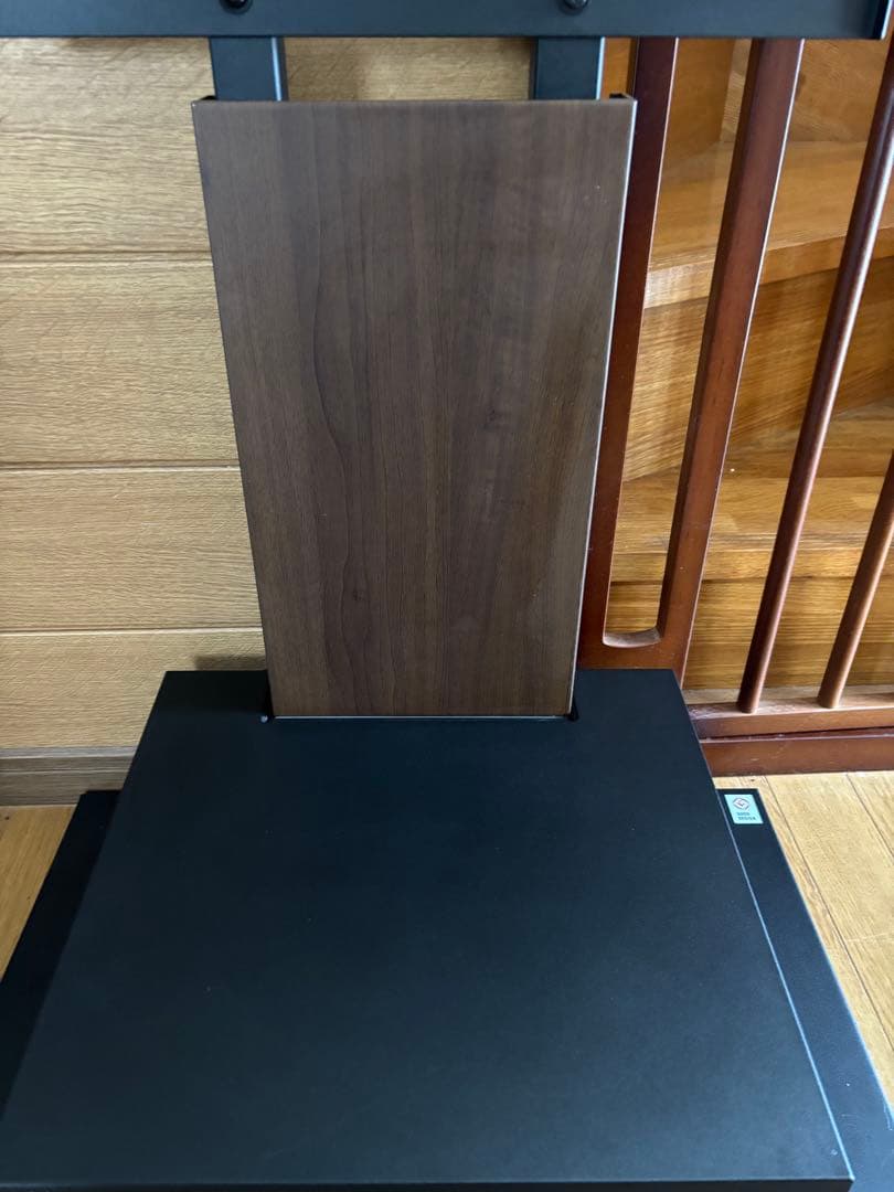 WALL V2 テレビスタンド ロー　32~60インチ棚板付き ウォールナット