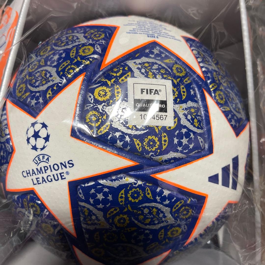 新品　UEFA チャンピオンズリーグ　公式球　5号　アディダス ￼