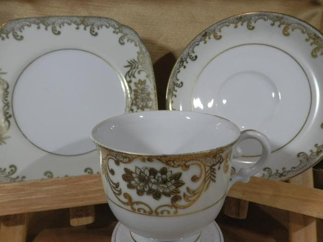 名古屋陶器所MEITO CHINA　ビンテージ　トリオ　金盛