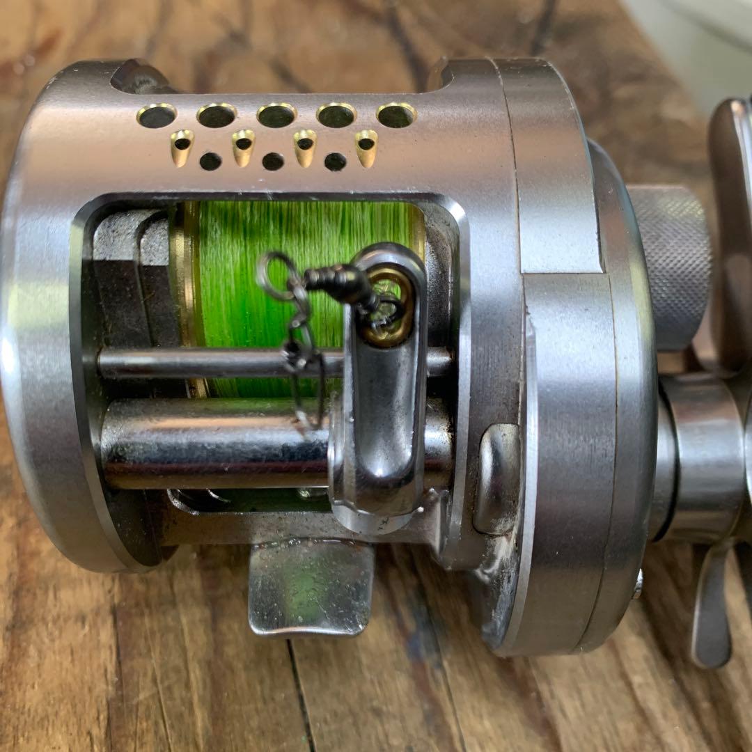 SHIMANO CALCUTTA CONQUEST ベイトリール