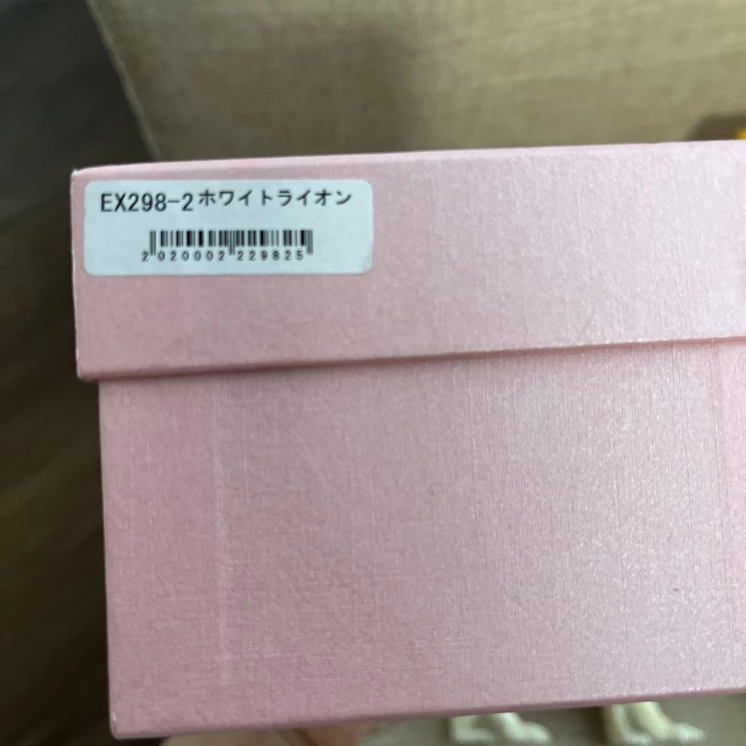 【キュービックジルコニア】ジュエリーケース　ホワイトライオンとキリン　宝石箱