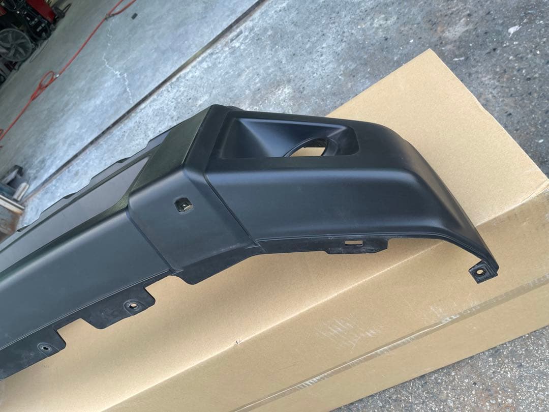 ジムニー引き取り限定　JB64フロントバンパー