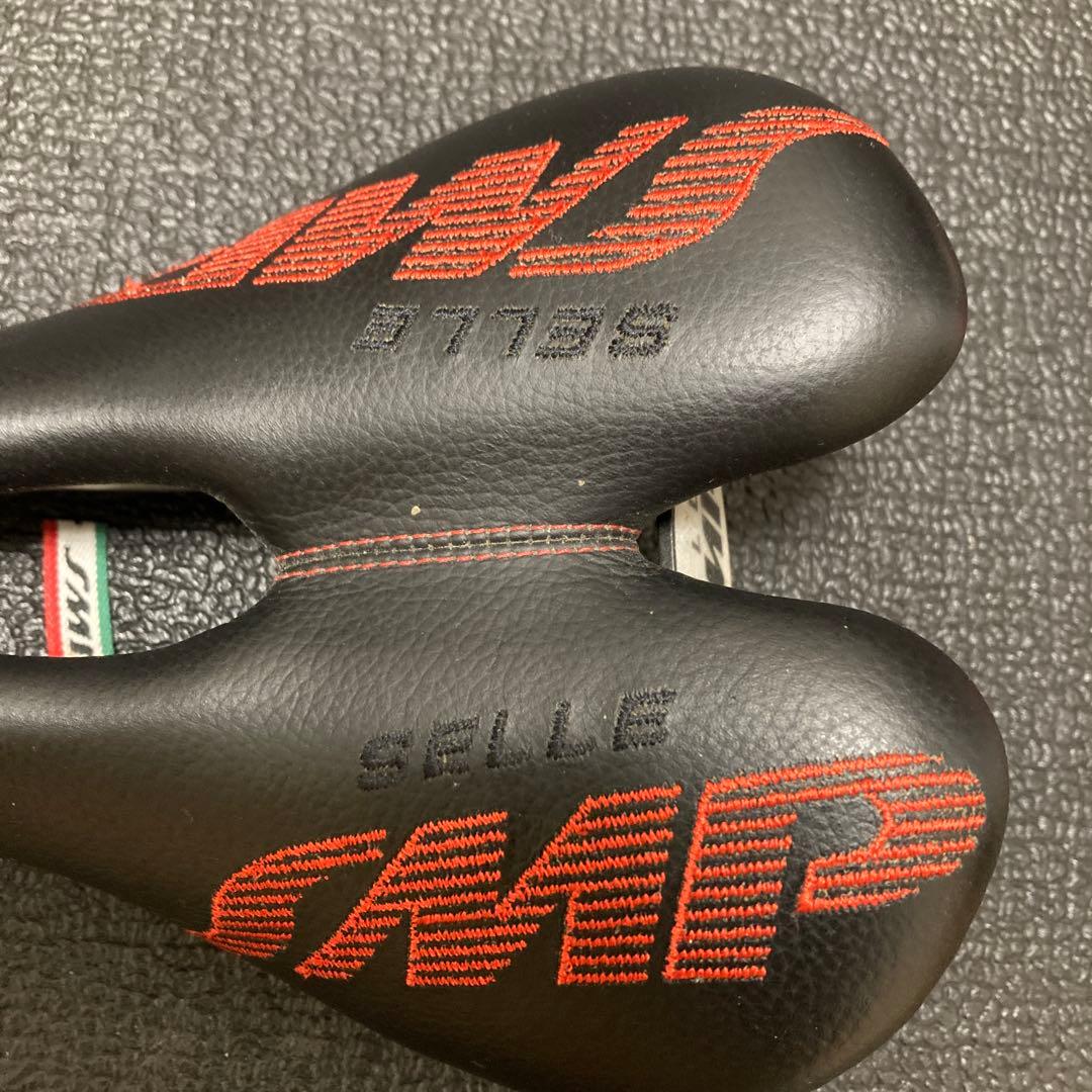 Selle SMP Dynamic サドル ブラック/レッド