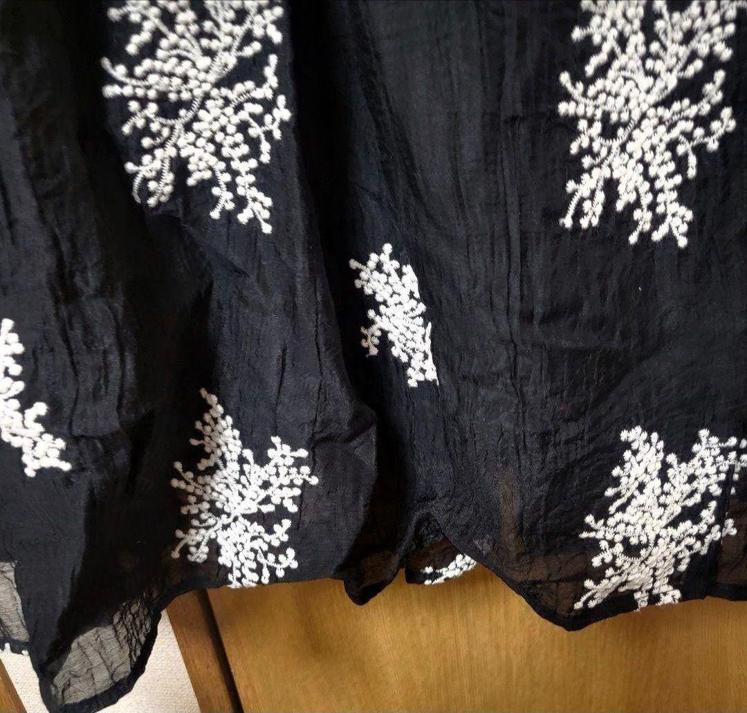 スタイルデリ　ミモザ刺繍のホルターネックティアードワンピース