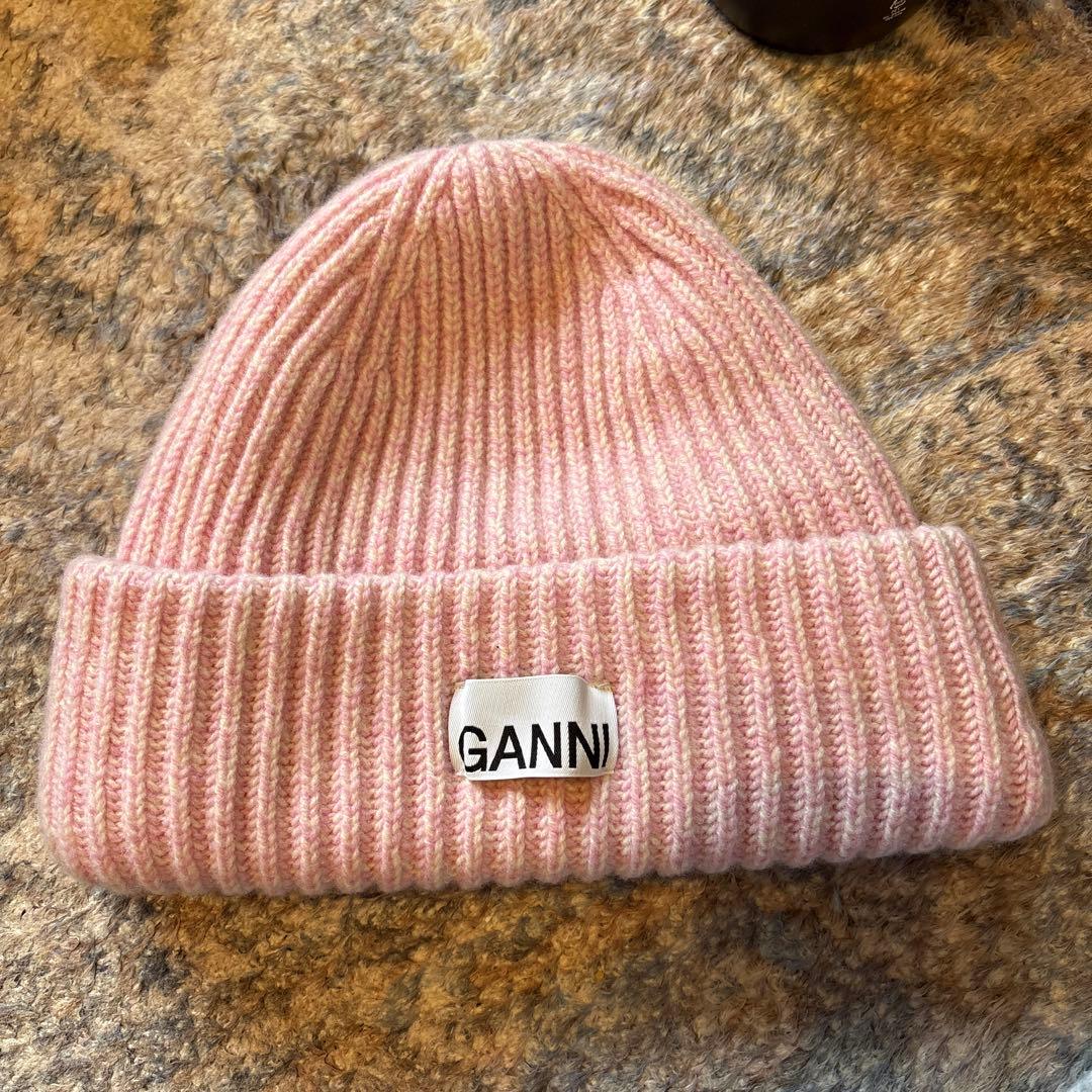 GANNI ピンク ニット帽