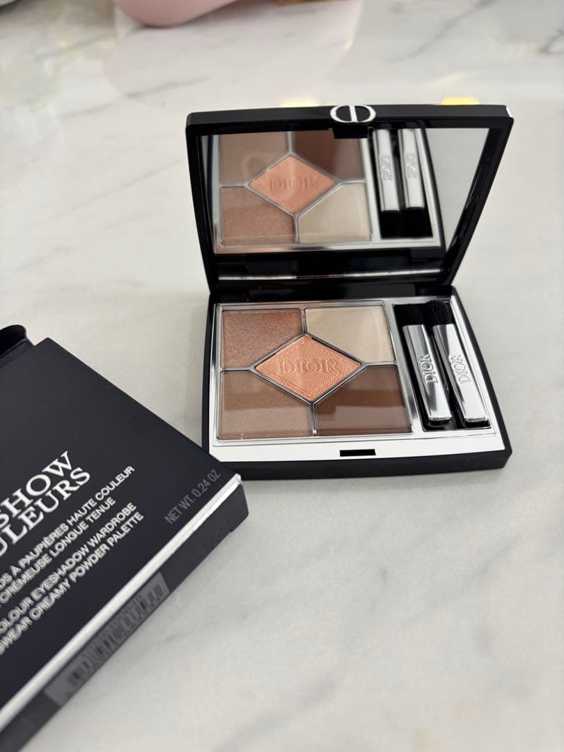 【新品•未使用•】定価9130円 DIOR ヌードドレス　アイシャドウ
