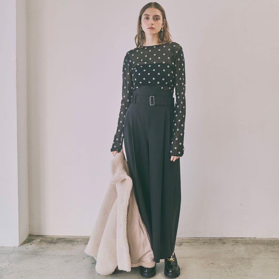 新品❤️HYEONヘヨンシアークルートップスフラワー
