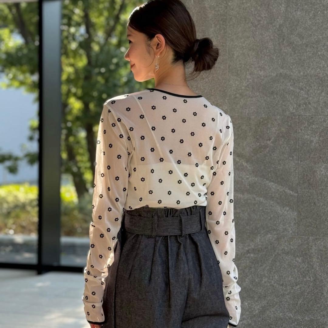 新品❤️HYEONヘヨンシアークルートップスフラワー