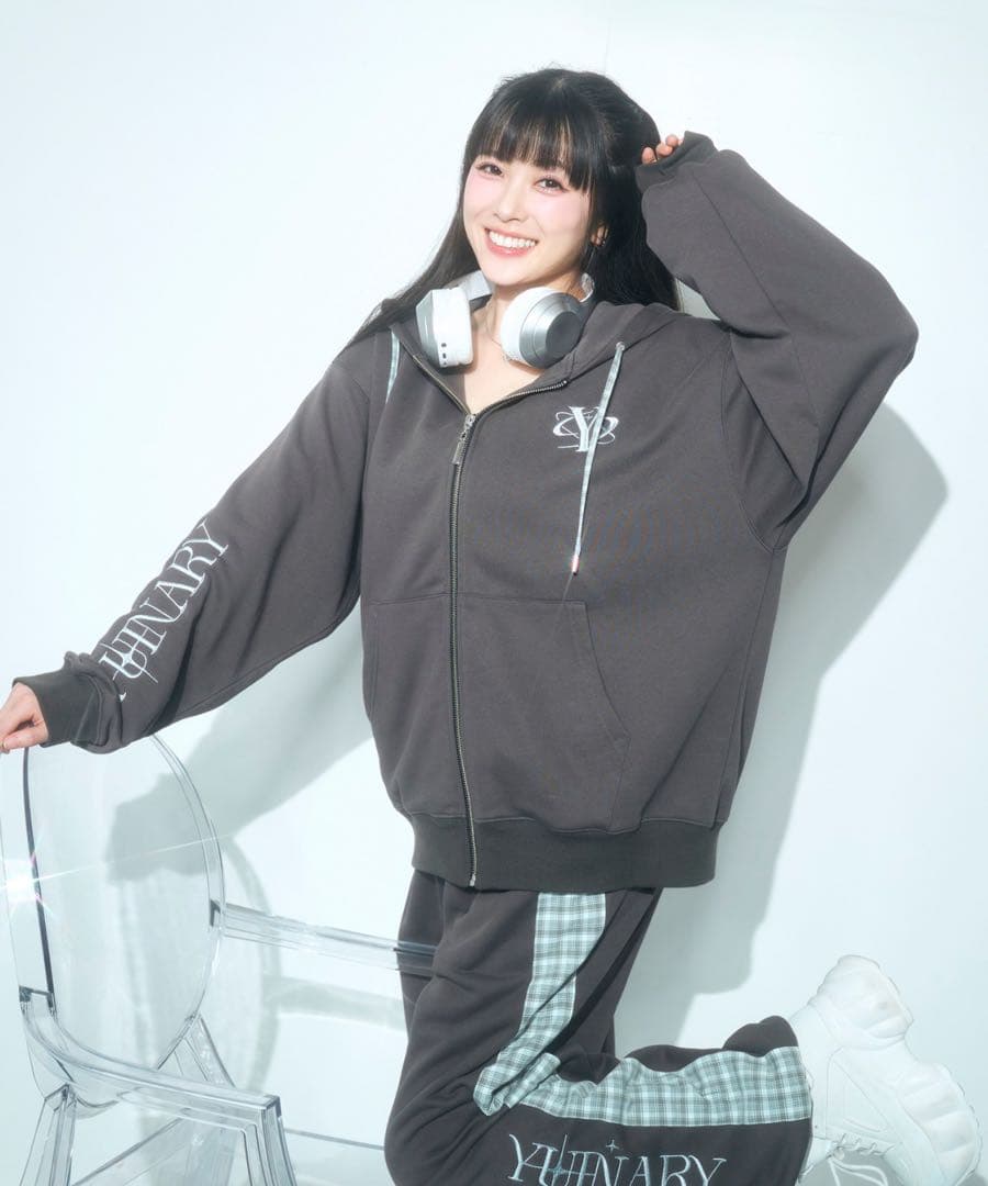 ラブライブ！エンブロイダリージップパーカーブラック　YUINARY新品