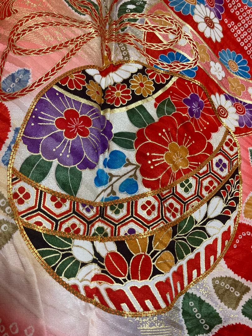 赤い花柄刺繍の着物 七五三