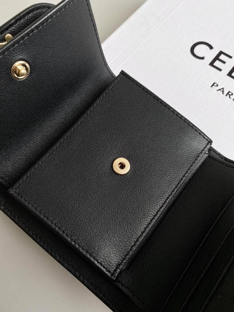 CELINE セリーヌ スモール トリオンフ 三つ折り財布 黒×ゴールド中古