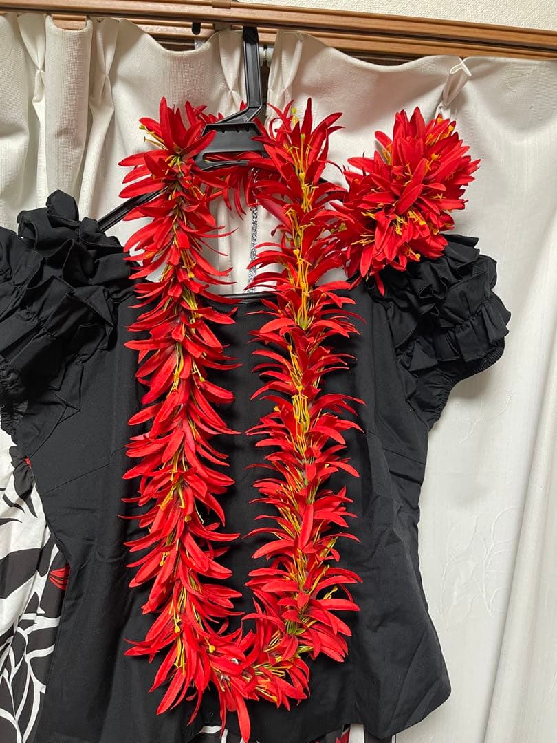 【セット売り】フラダンス用スカート ・黒のトップス