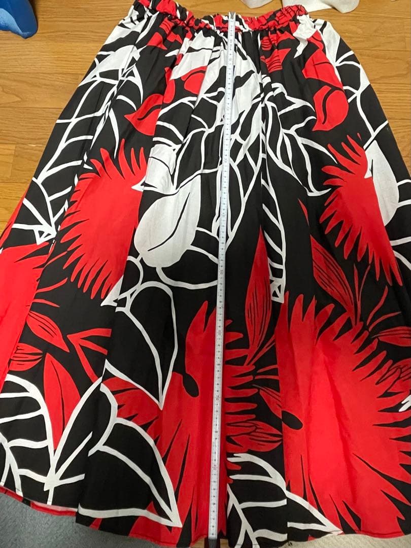 【セット売り】フラダンス用スカート ・黒のトップス
