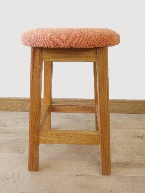 北海道手作り家具　ケヤキ（欅）材　スツール　布座（オレンジ色）