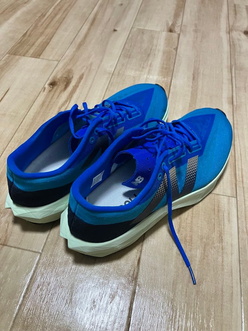 ニューバランスランニングシューズFuelCell Pvlse v1 26.5cm