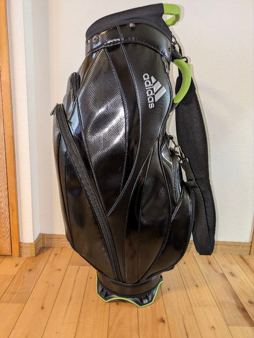 adidas キャディバッグ フード付 ブラック/グリーン⛳️シックな大人感覚