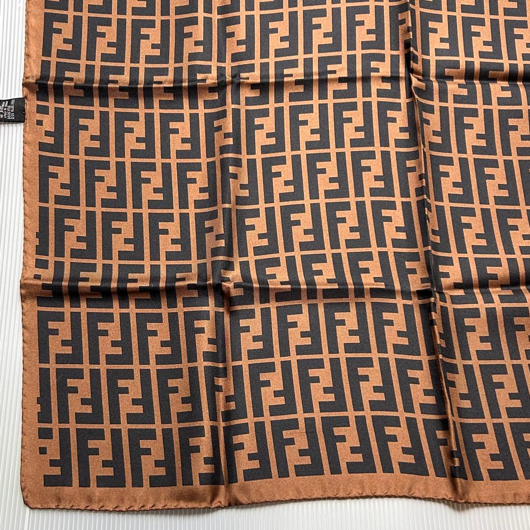 そ*ー様 71654 FENDI ズッカ柄　シルクスカーフ　未使用品　65×65