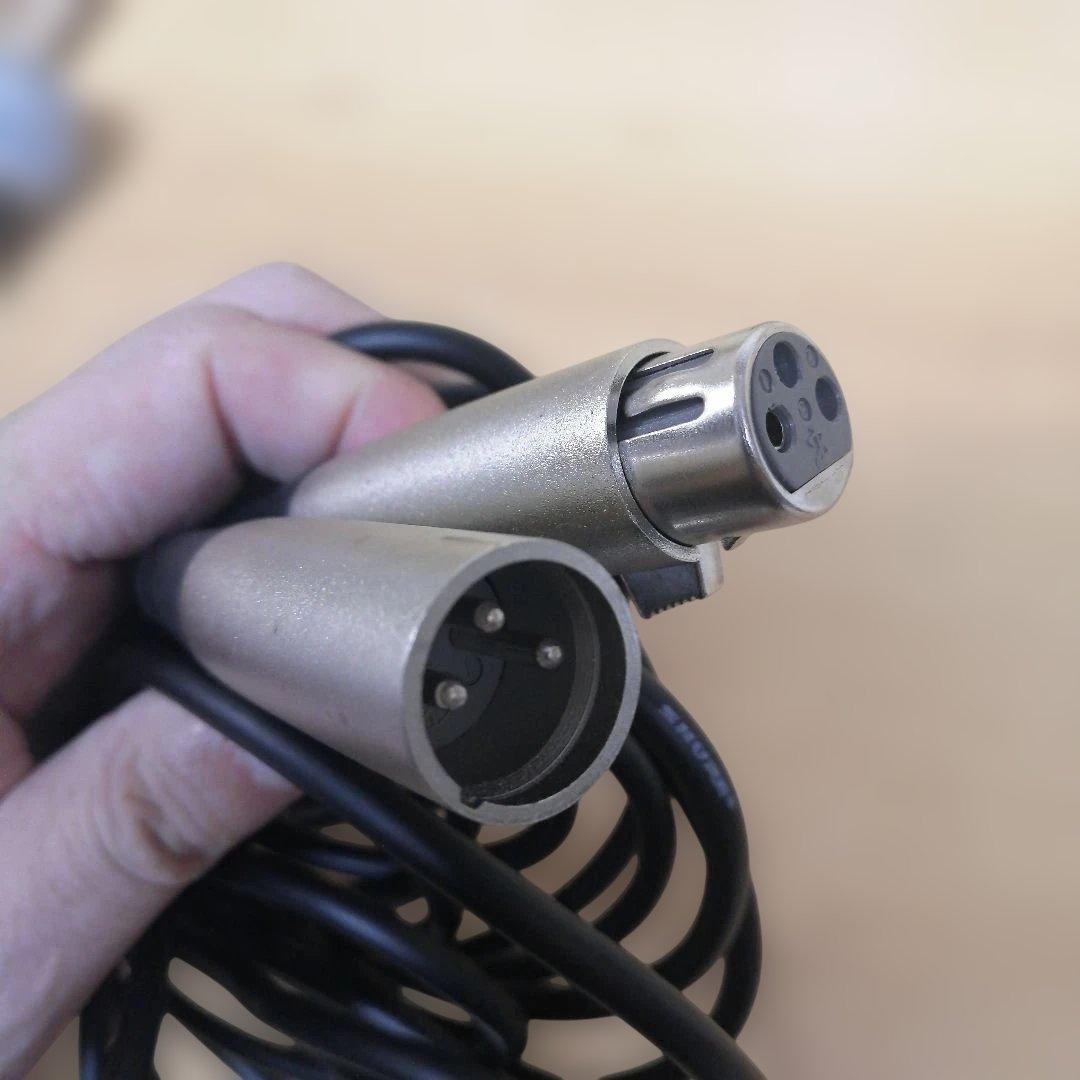【ほぼ新品】SHURE SM58 ダイナミックマイク マイクケーブル ケース付き