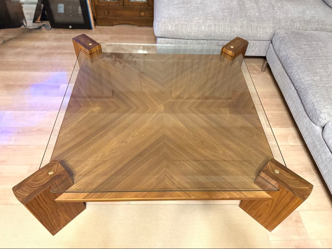 a*o様 モダンガラス天板木製センターテーブル