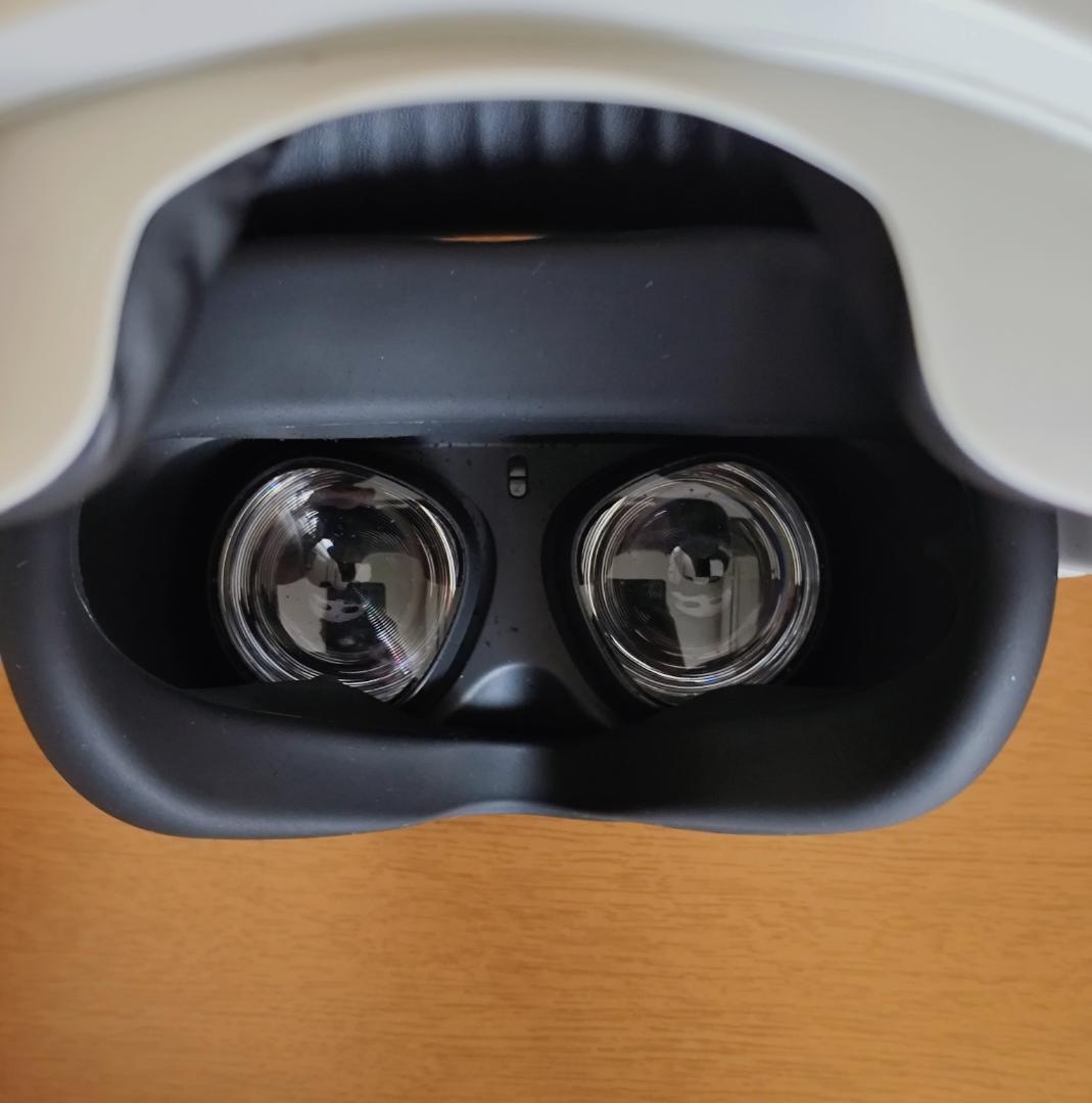  Quest 2(64GB) VRゴーグル(複数アクセサリ付き)