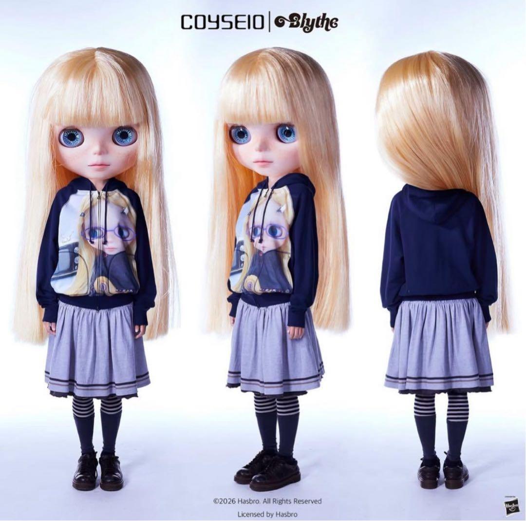 トップス COYSEIO X BLYTHE GRAPHIC ZIP-UP HOODIE