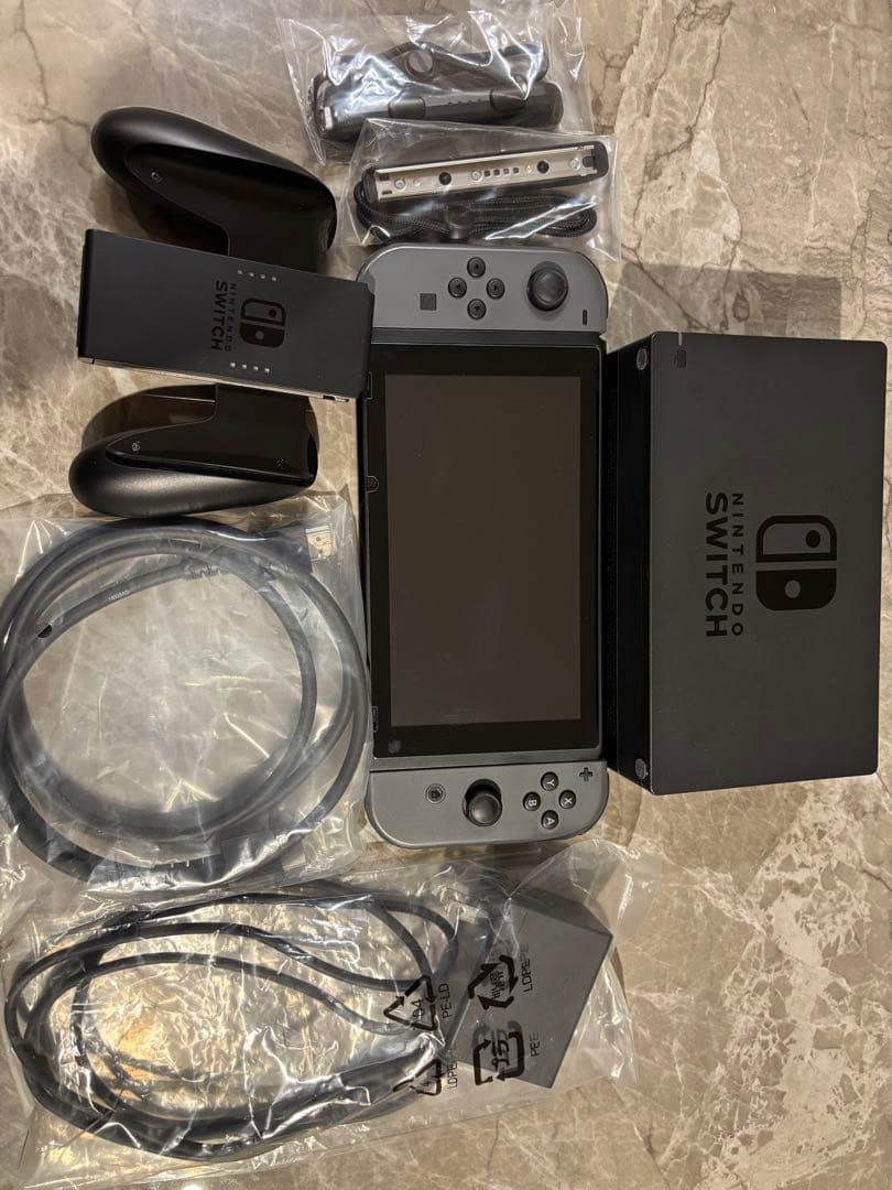 【最終値下】Nintendo Switch 本体 付属品完備 初期化.動作確認済