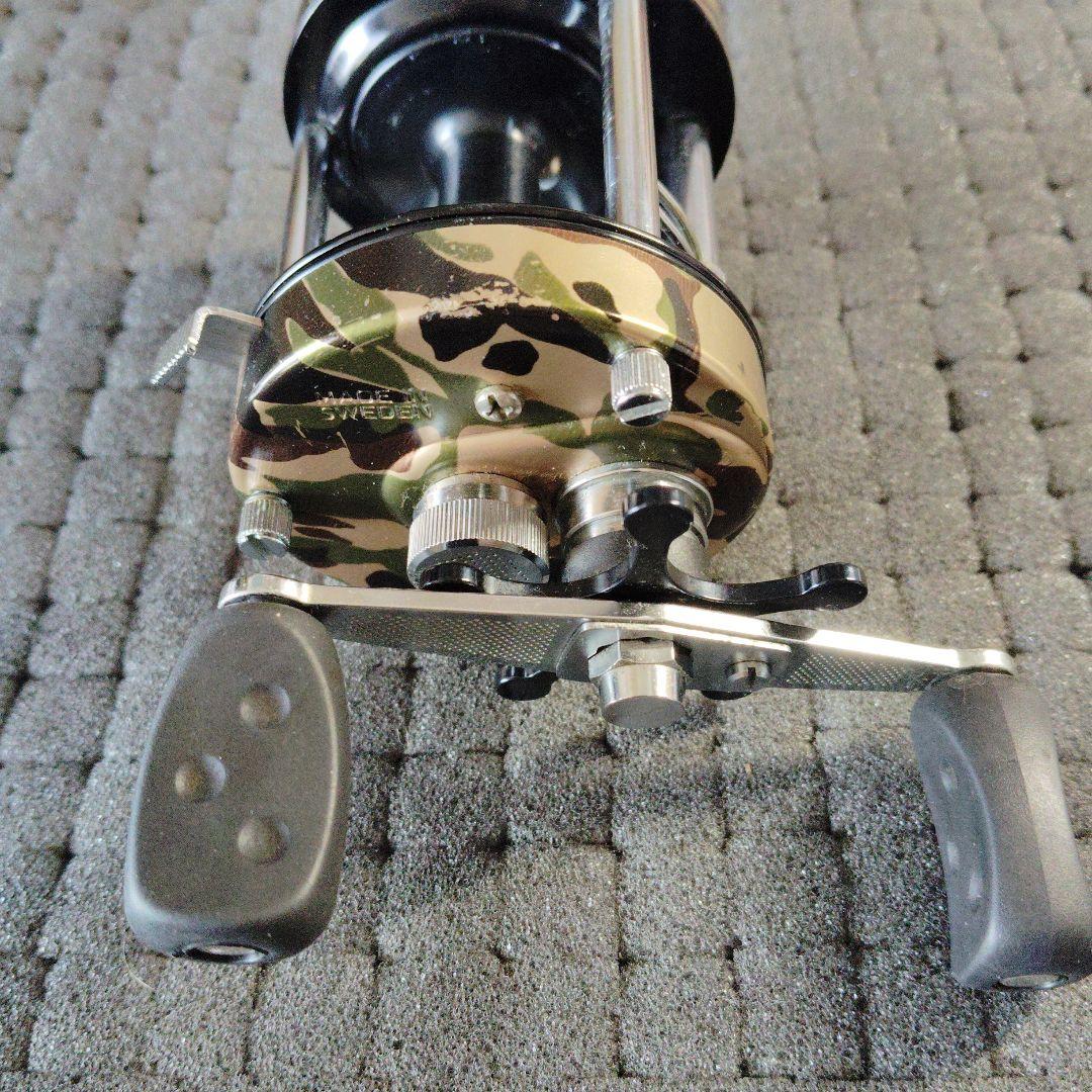 雷魚　アブアンバサダー6500CA CAMO 細かな擦れ傷有り　長期保管品