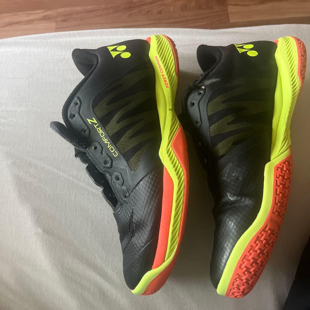 YONEX バドミントンシューズ ブラック/イエロー