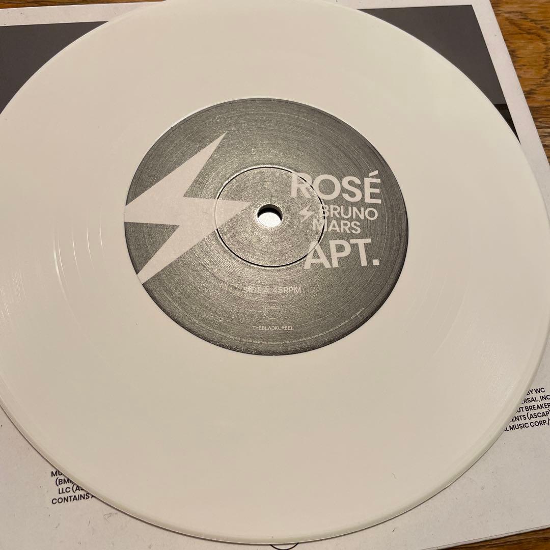 大幅値下 ROSE BRUNO MARS APT. ロゼ ブルーノマーズ