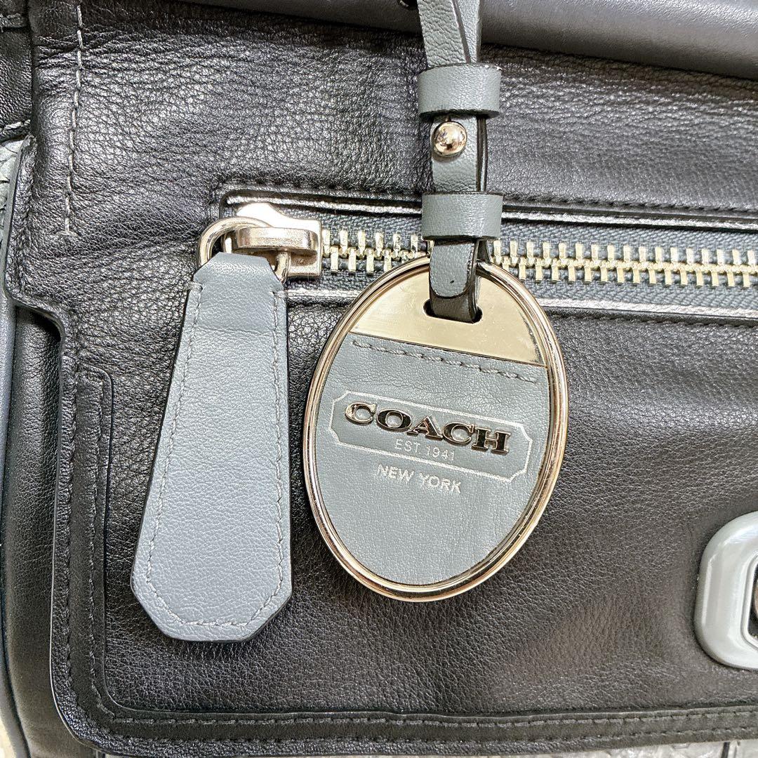 良品　COACH コーチ　トートバッグ　パイソン　チャーム　ターンロック