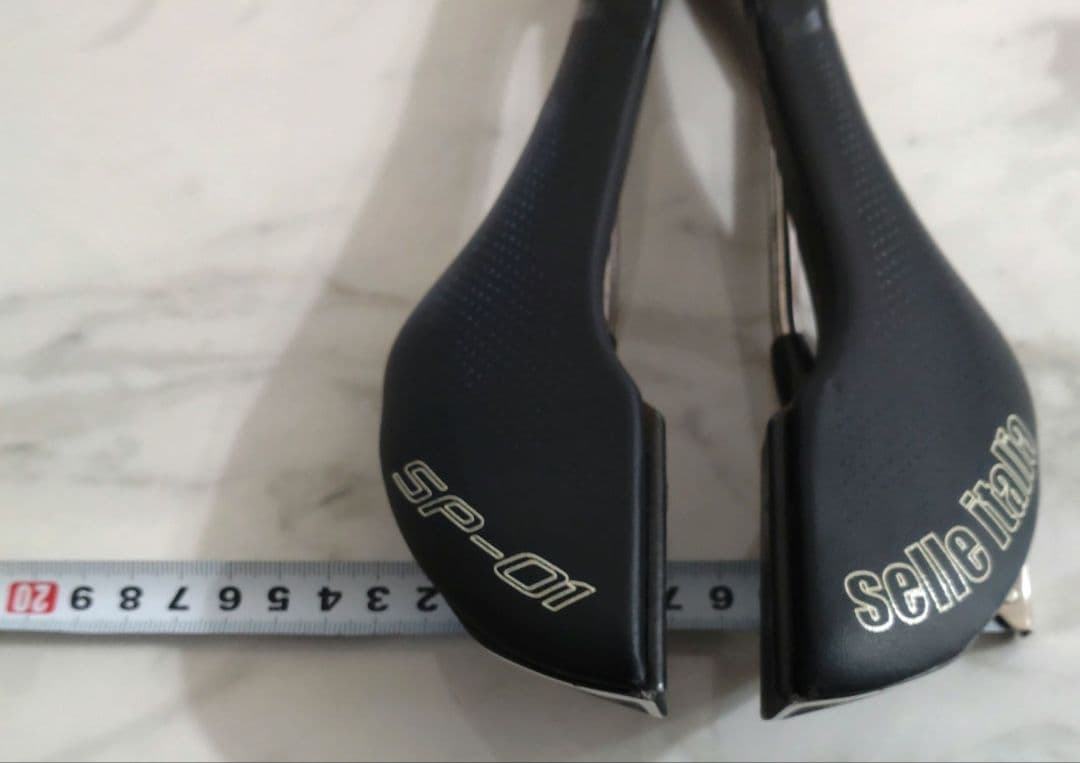 Selle Italia SP-01 ブラック サドル