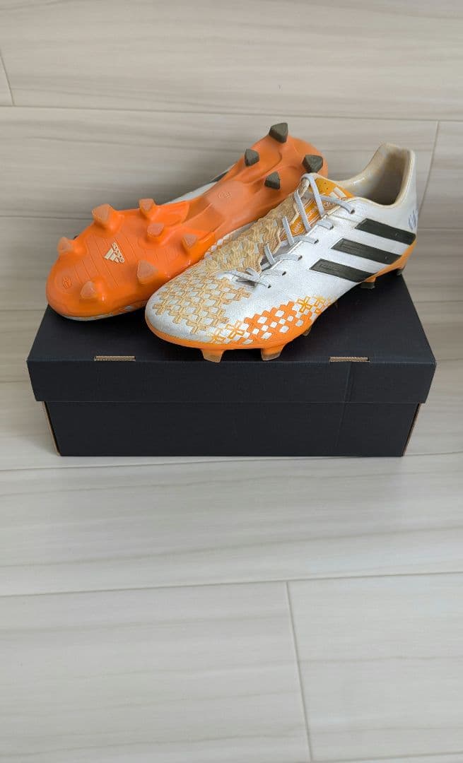 アディダス サッカースパイク プレデター リーサルゾーン FG