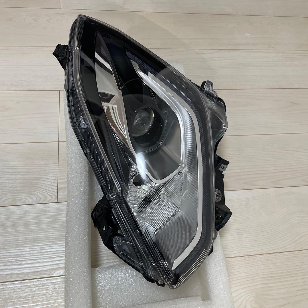 スズキ ZC33S スイフトスポーツ ヘッドライト 左 LED ヘッドランプ