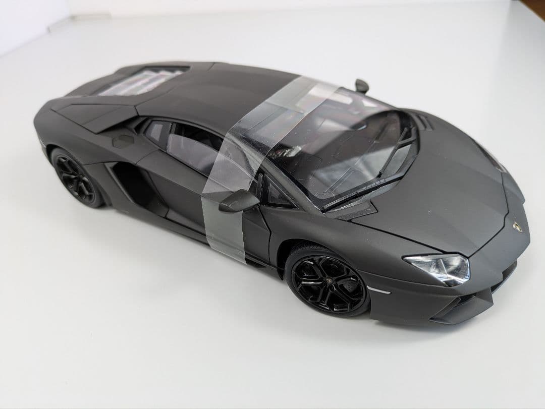 1/18 ミニカー ウイリー　ランボルギーニ　アヴェンタドール 　LP700-4