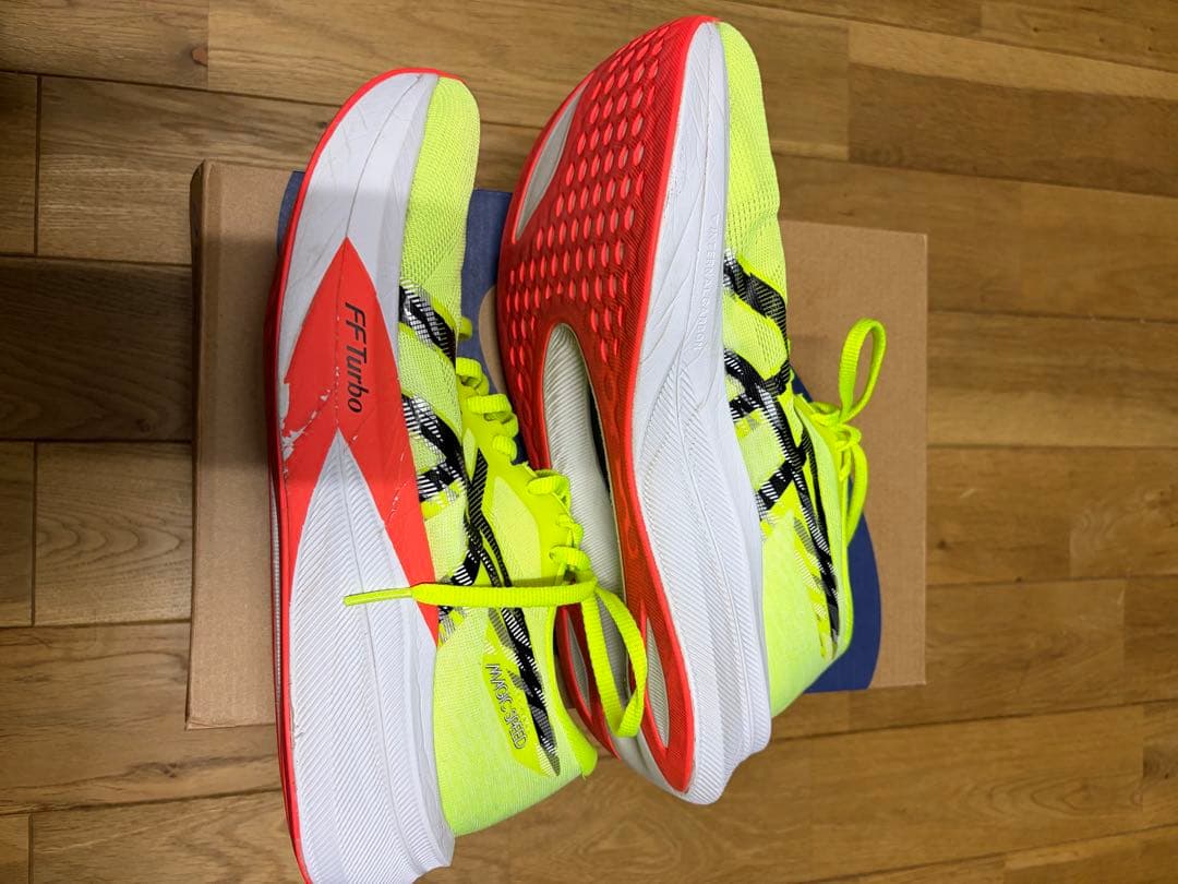 asics マジックスピード4 27.5cm カーボン搭載ランニングシューズ