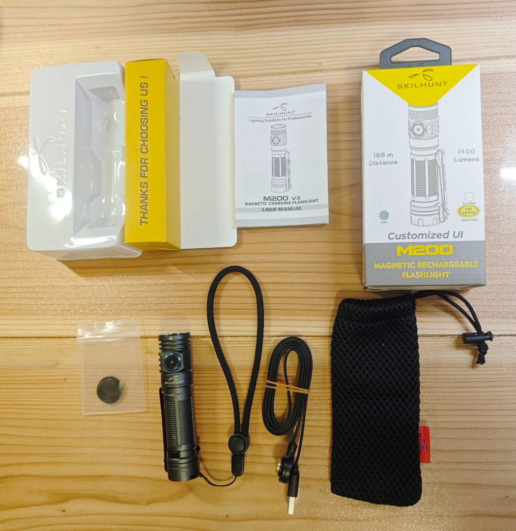 値下げ済★LEDライト USB磁気充電 耐水 マグネットスタンド 付属品多数美品