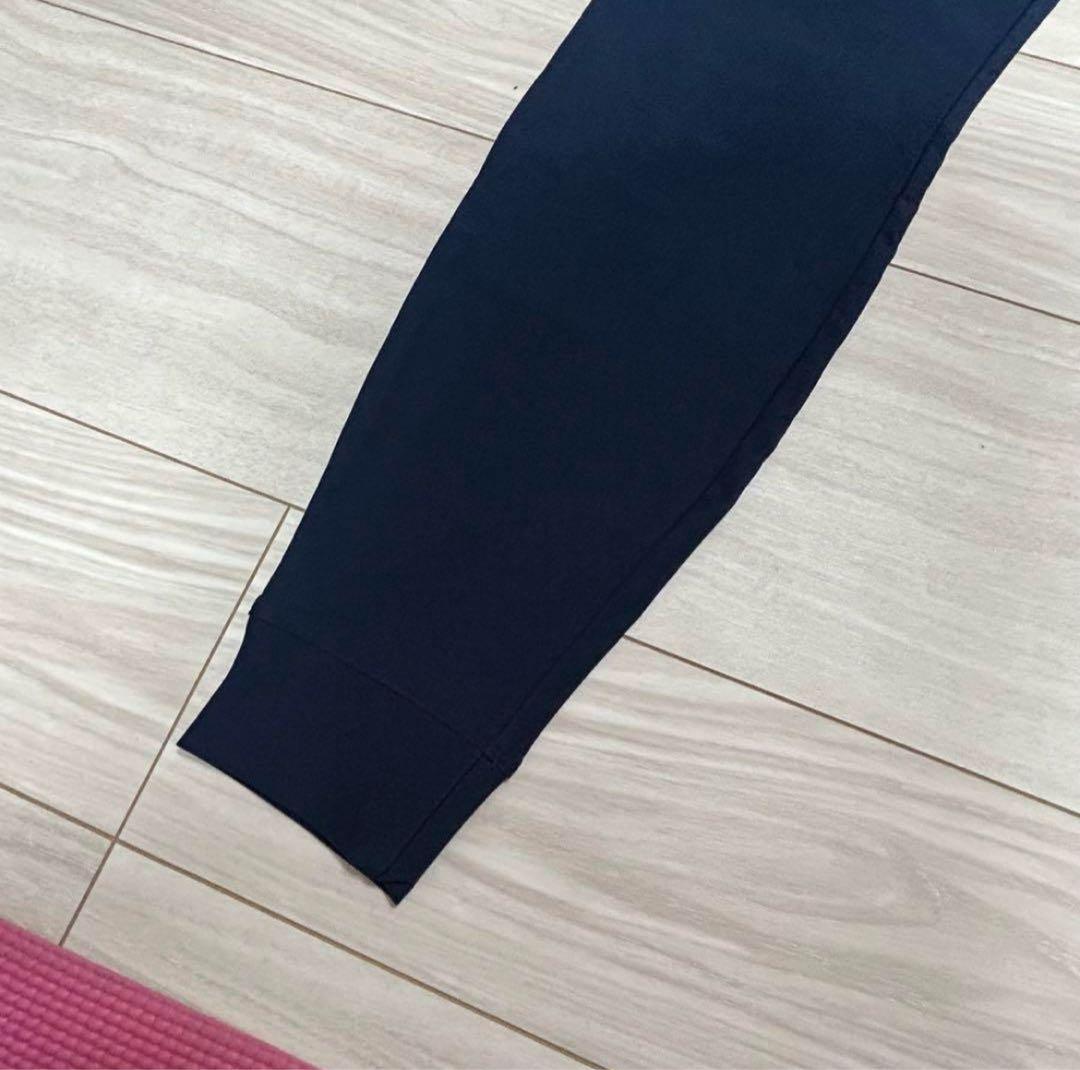 新品　アンダーアーマー　トレーニングパンツ　ランニング　ネイビー