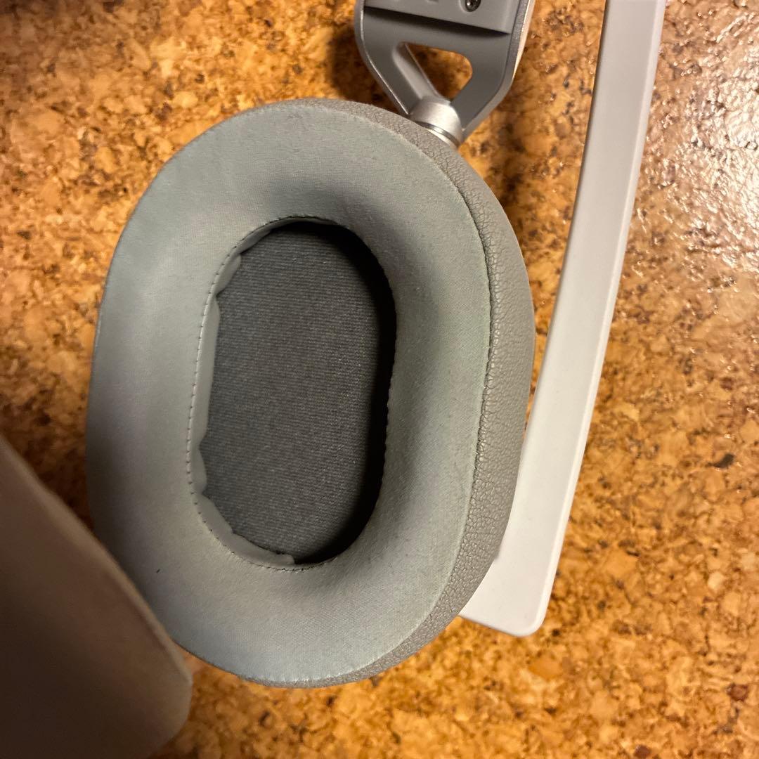 Corsair HS65 Wireless ゲーミングヘッドセットWhite