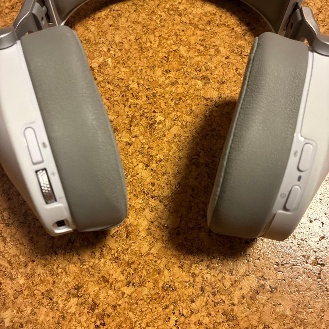Corsair HS65 Wireless ゲーミングヘッドセットWhite