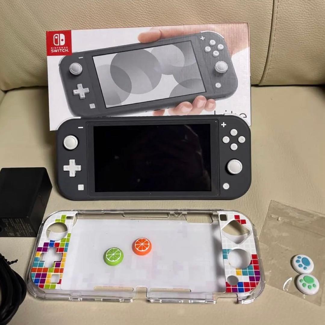 【極美品】ニンテンドー　SwitchLite