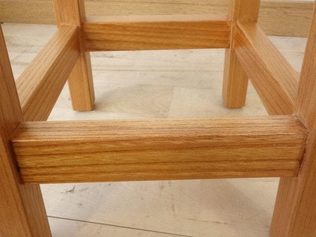 北海道手作り家具　ケヤキ（欅）材　スツール　座面一枚板