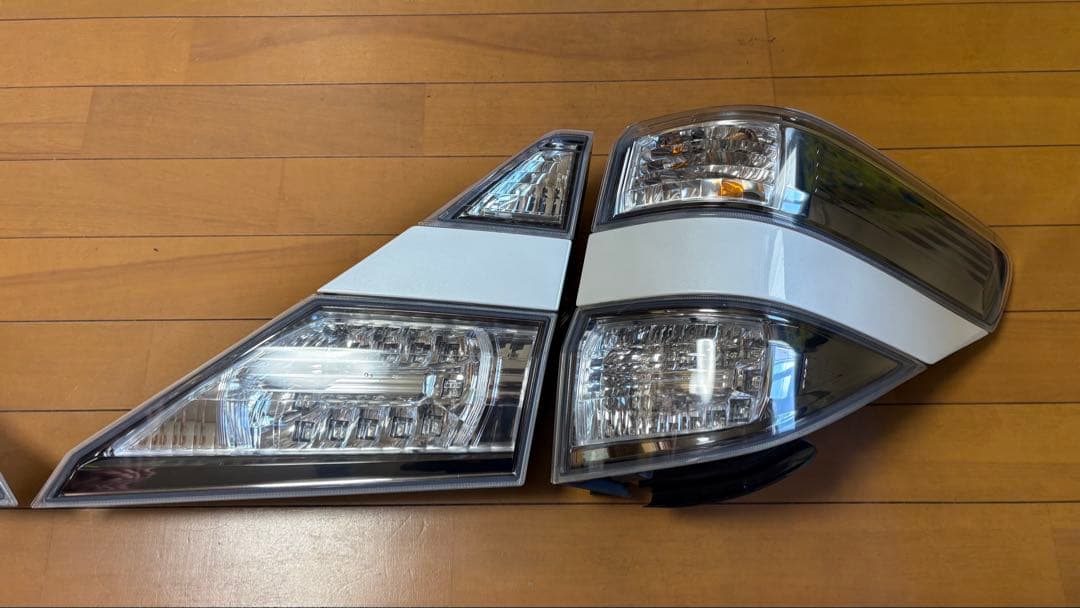 20 ヴェルファイア 25年式 後期 純正テール 美品