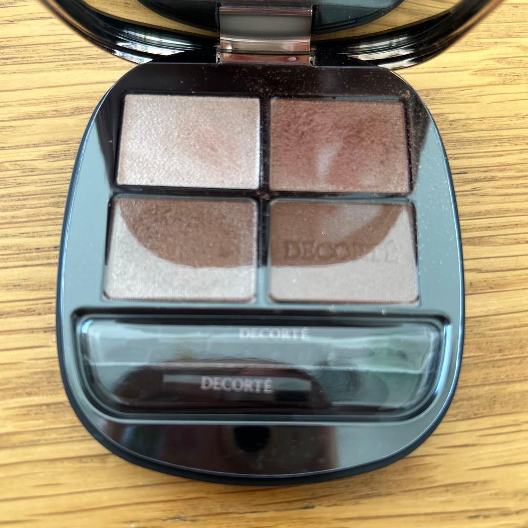 コスメデコルテ　スキンシャドウデザイニングパレット　０１番　Rosy Brown