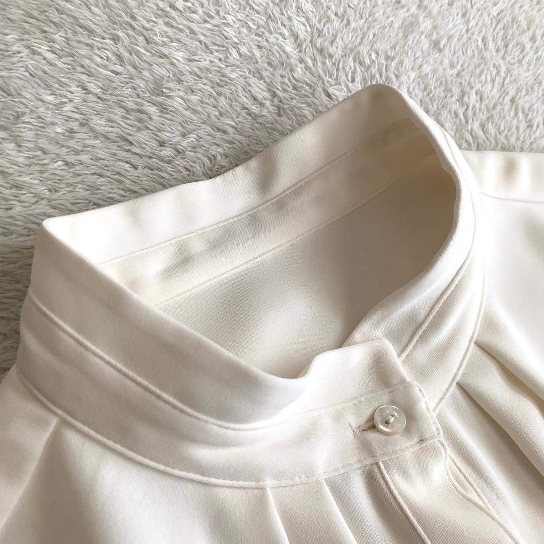 未使用品　SOEJU ソージュ　スタンドカラータックブラウス　M ホワイト　白
