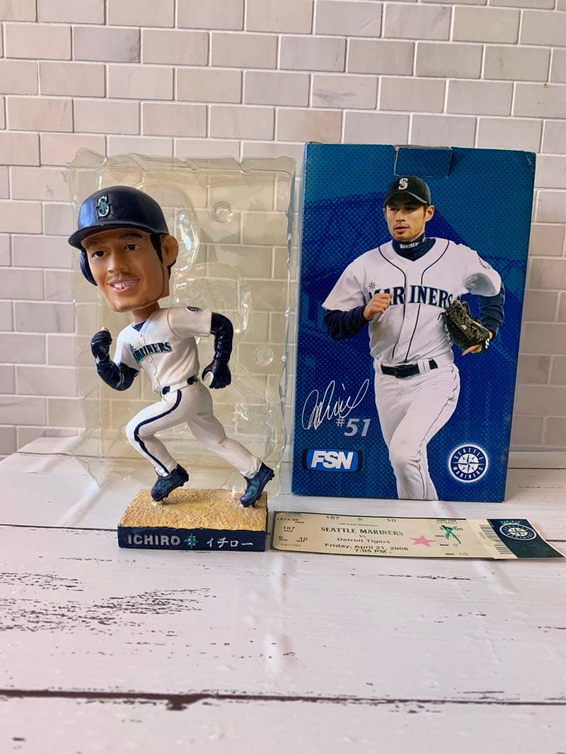 イチロー　ボブルヘッド バブルヘッド 2006年球場配布 限定 チケット付 殿堂