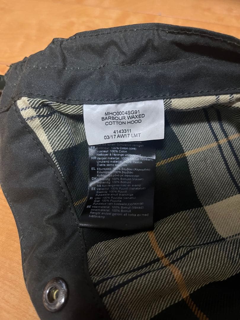 Barbour フード