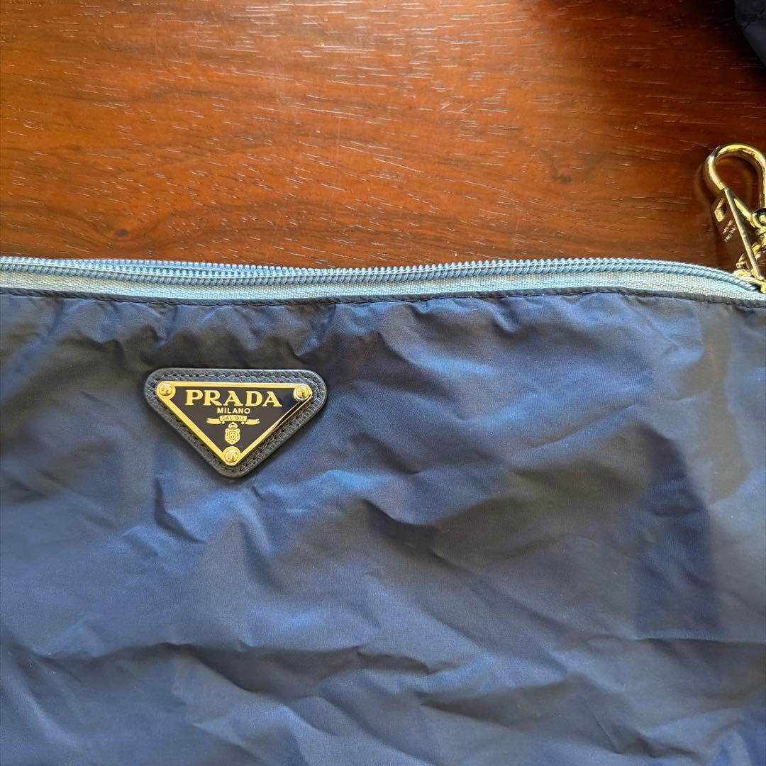 プラダ　ナイロンシャカシャカ　ジャケット収納袋付き